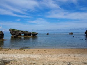 熱帯魚と泳げる沖縄の真栄田岬